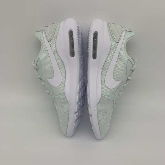 WMNS Nike Air Max Oketo - Picture 4 of 10